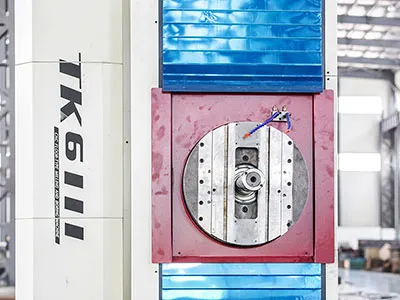 Mandrinadora-fresadora CNC de mesa TK6111