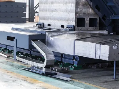 Mandrinadora-fresadora CNC tipo pórtico (pórtico móvil y mesa fija)