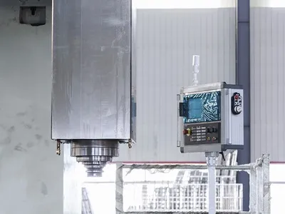 Mandrinadora-fresadora CNC tipo pórtico (pórtico móvil y mesa fija)